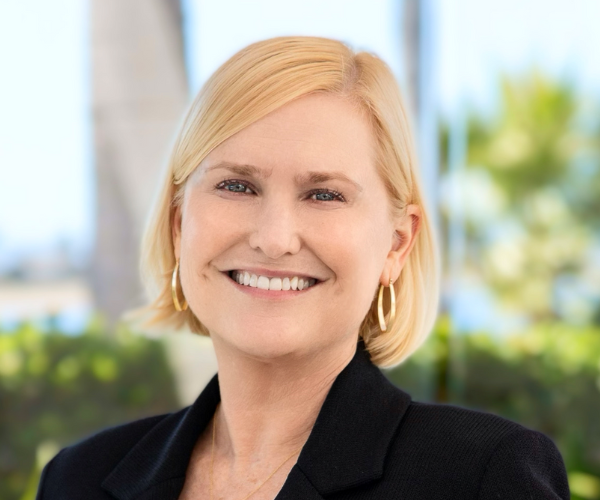 Amy Evans head shot