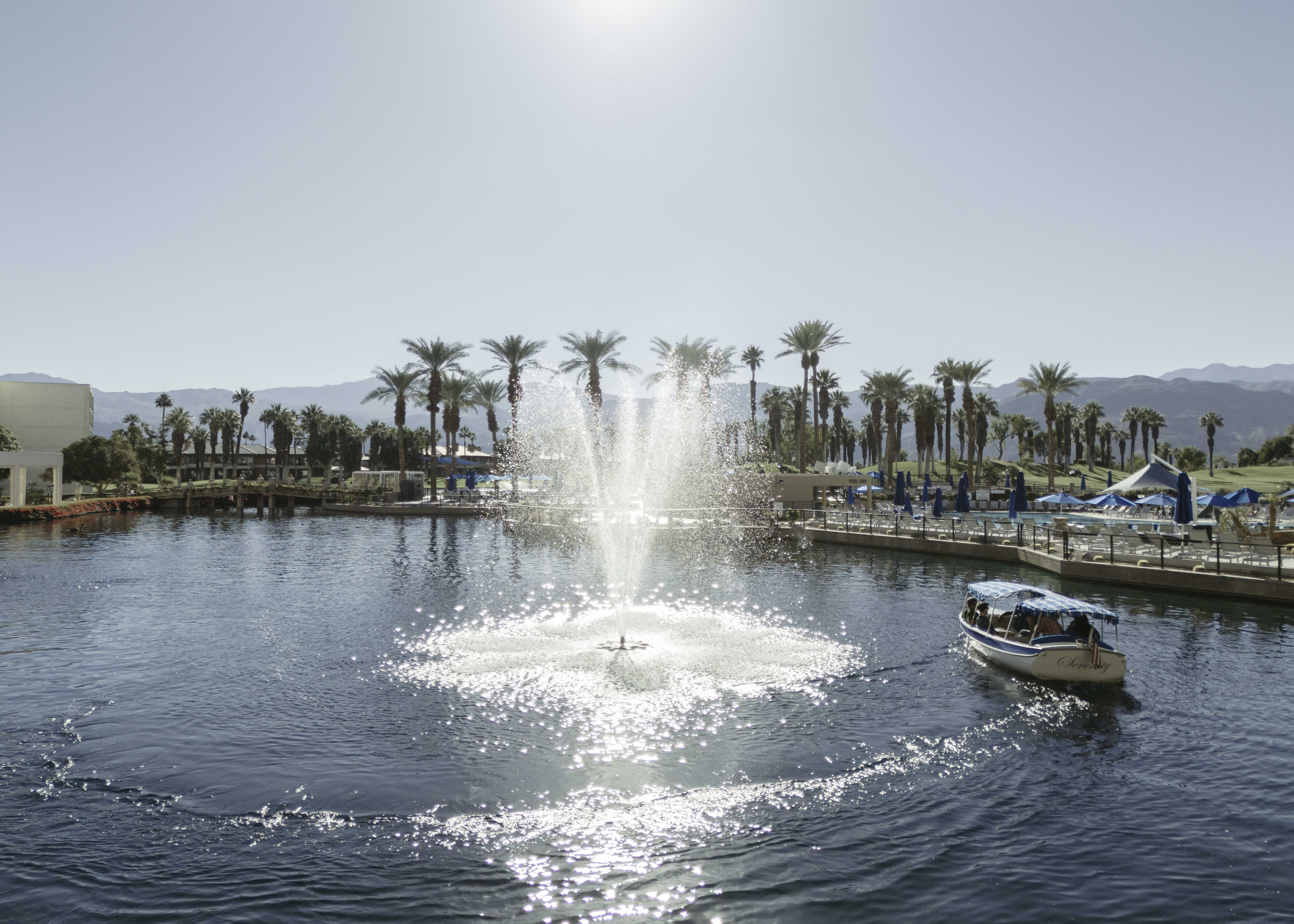 JW Marriott Desert Springs Resort & Spa boat and fountain